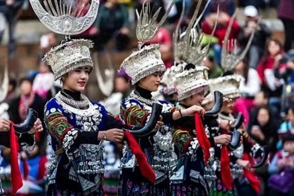 苗族跳苗舞：文化与节庆中的身心调和