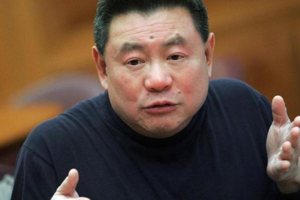 揭秘刘銮雄命运之谜：生辰八字解析能改运吗？合婚看什么？