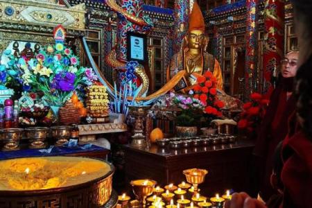 藏族浴佛节：习俗、文化与养生的三重结合